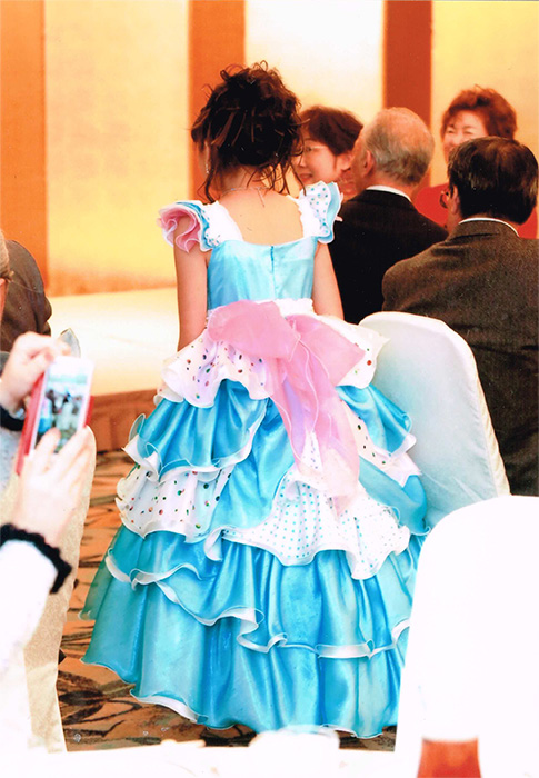 40周年祝賀パーティー-022-工藤泰子 思い出のドレス（孫）